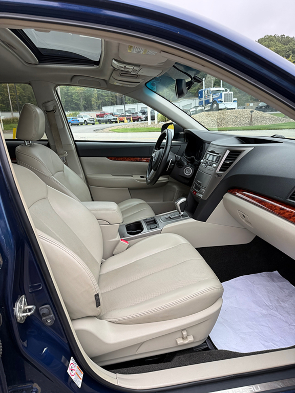 2011 Subaru Outback I Limited - Photo 4