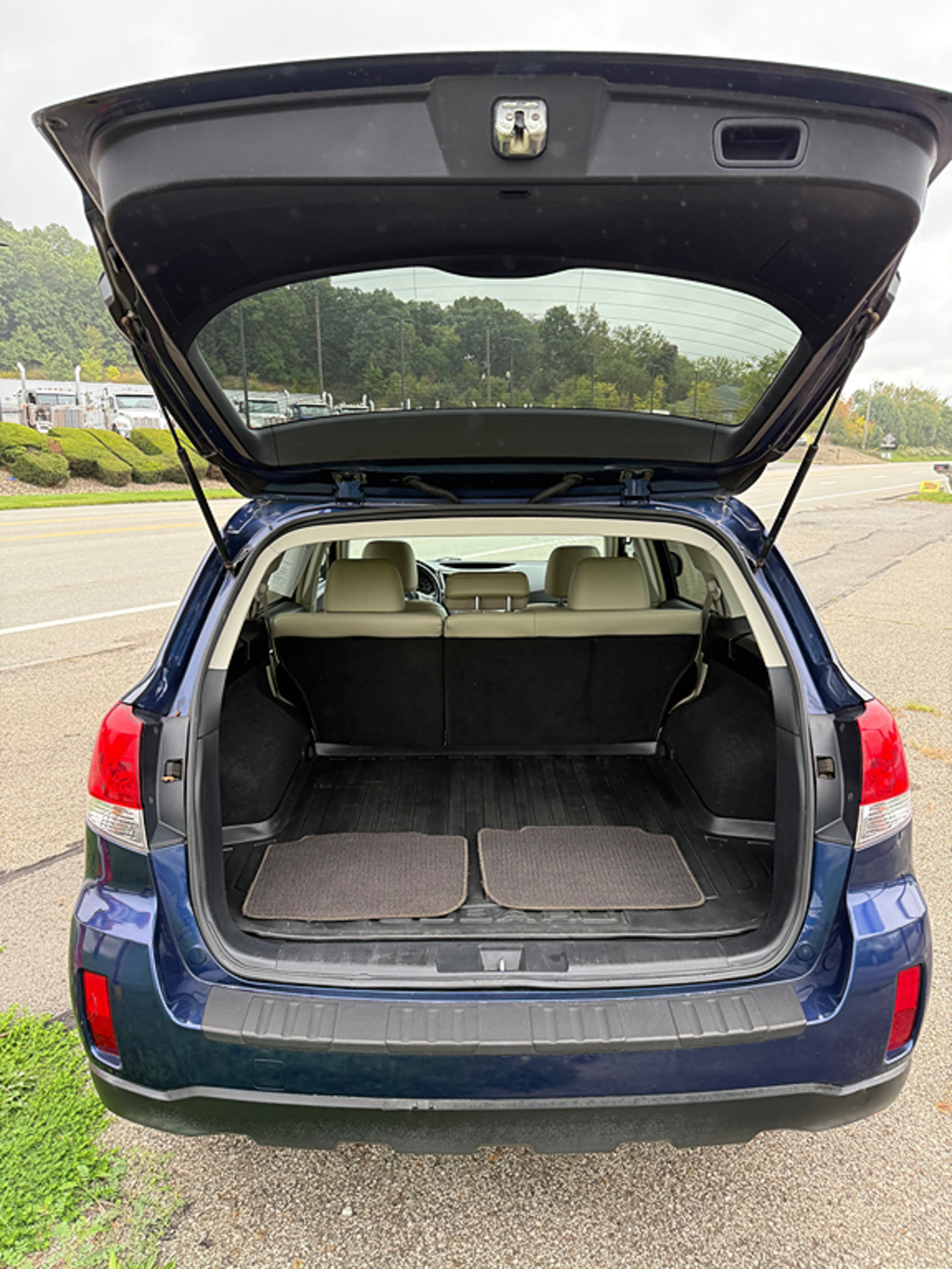 2011 Subaru Outback I Limited - Photo 6