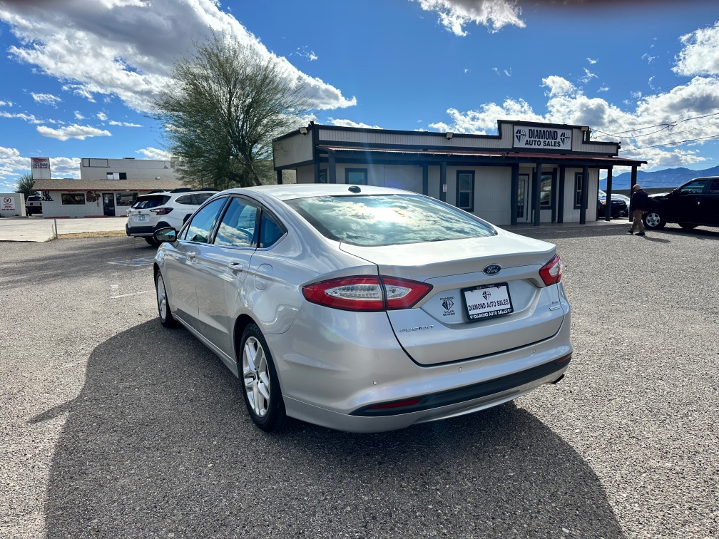 2016 Ford Fusion SE - Photo 4