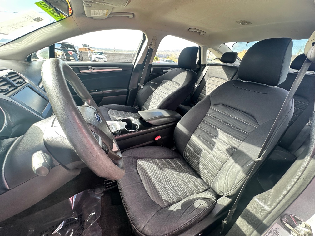 2016 Ford Fusion SE - Photo 7