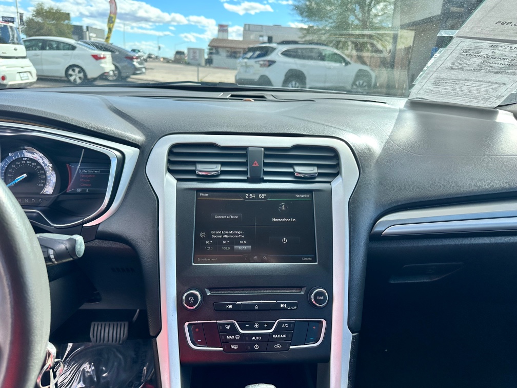 2016 Ford Fusion SE - Photo 10