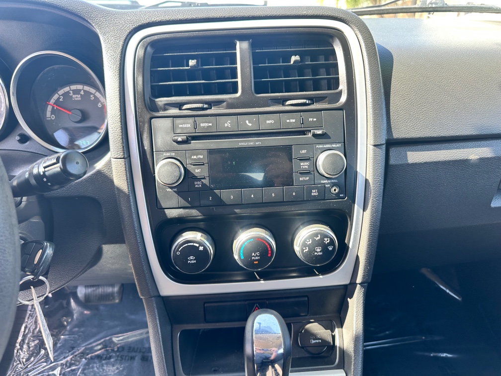 2010 Dodge Caliber SXT - Photo 10