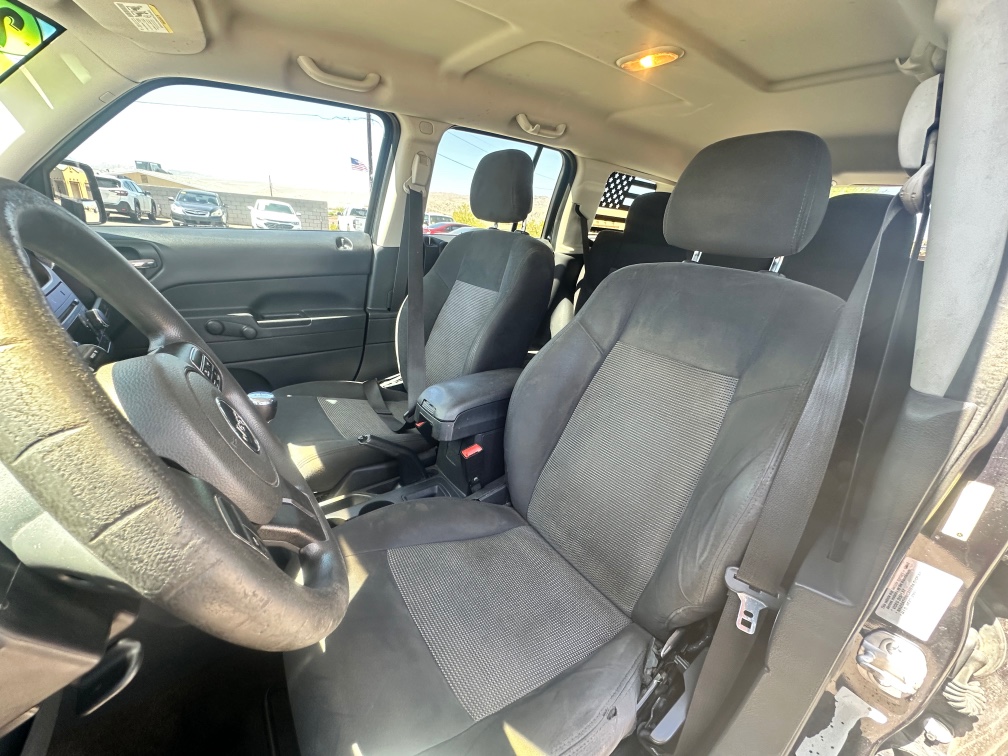 Additional photo of vehicle.