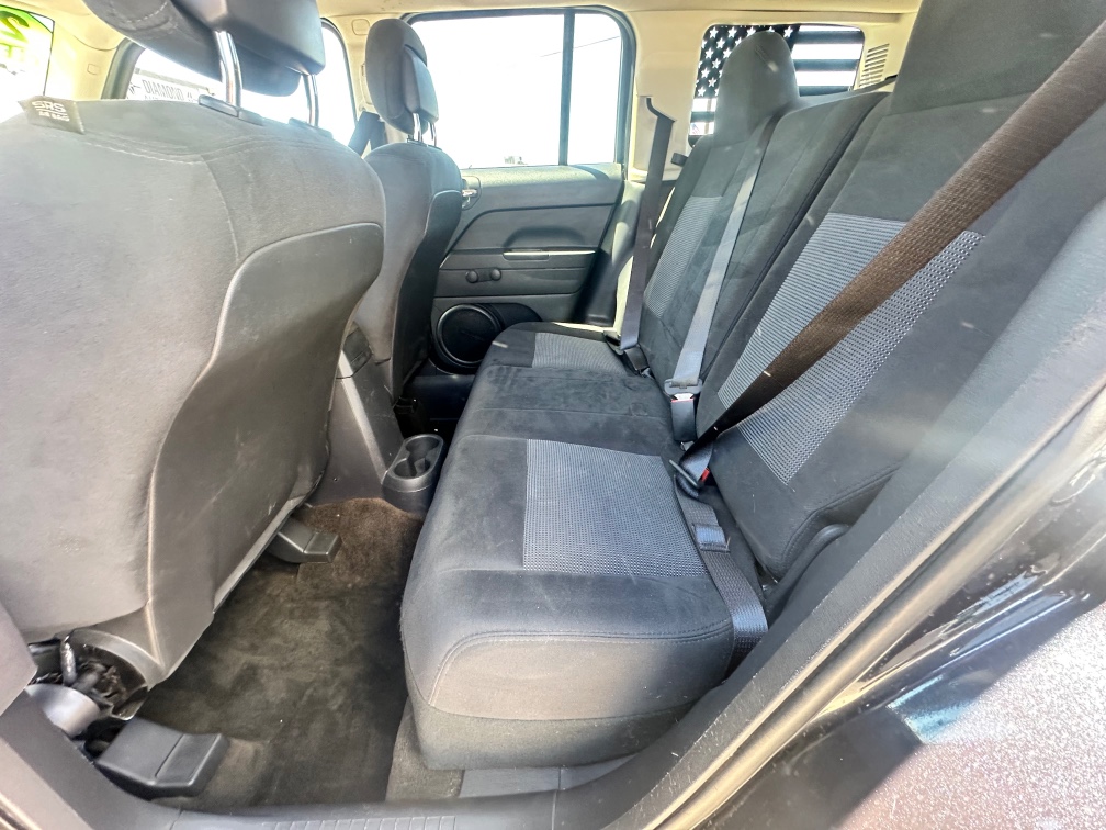 Additional photo of vehicle.