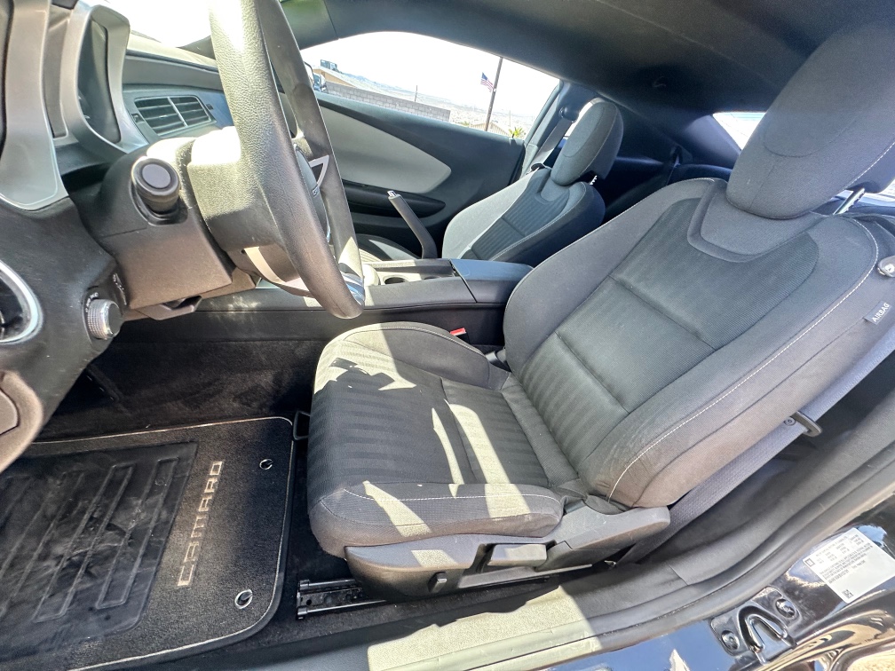 Additional photo of vehicle.
