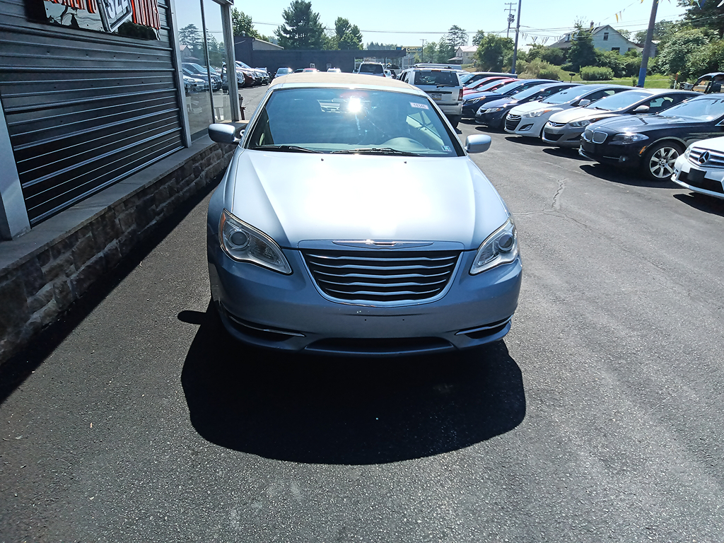 2013 Chrysler 200