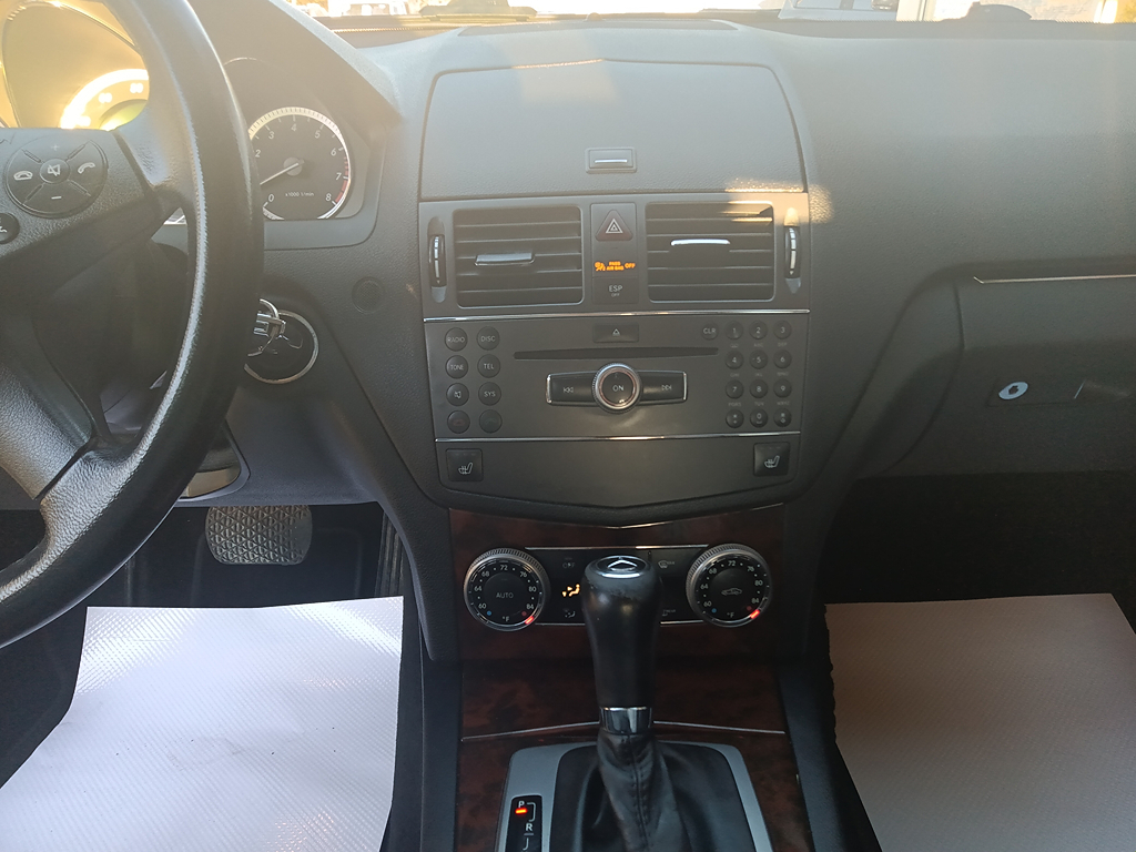 2010 Mercedes-Benz C-Class C300 Sport - Photo 3