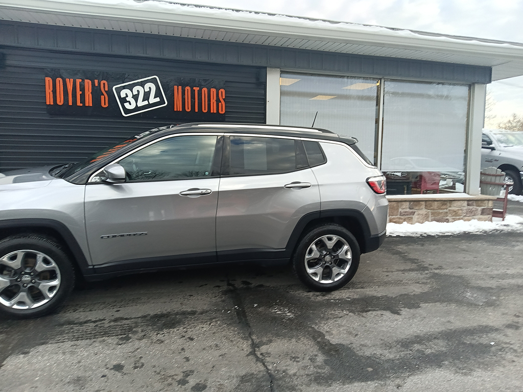 2018 Jeep Compass Limited's photo