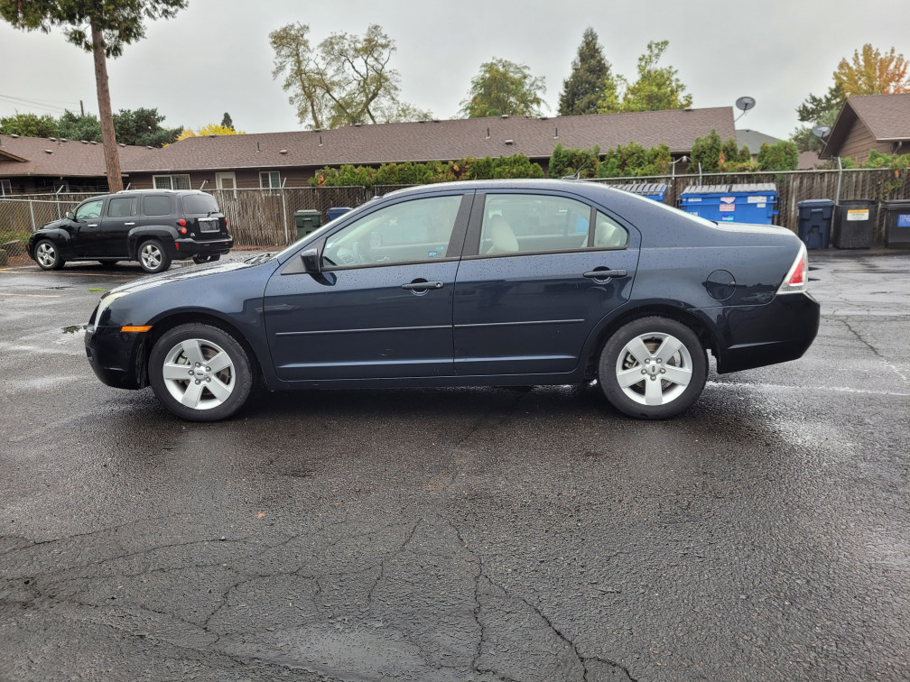 Additional photo of vehicle.
