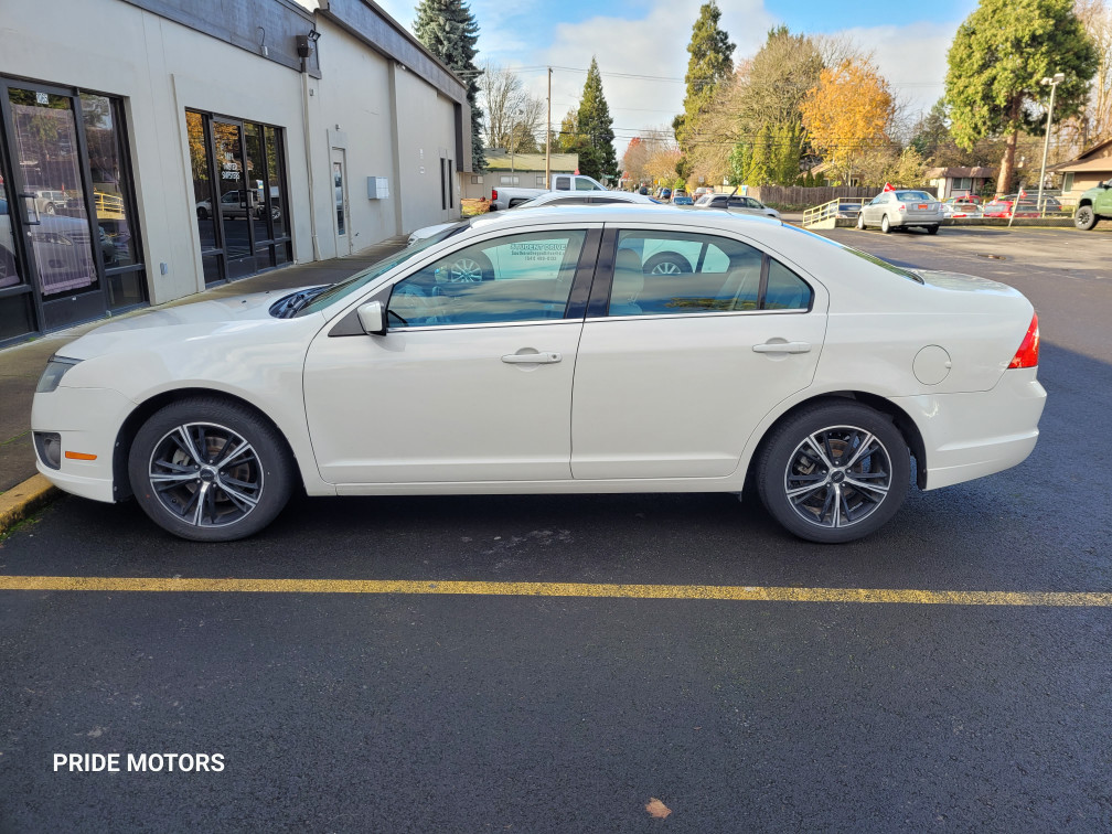 Additional photo of vehicle.
