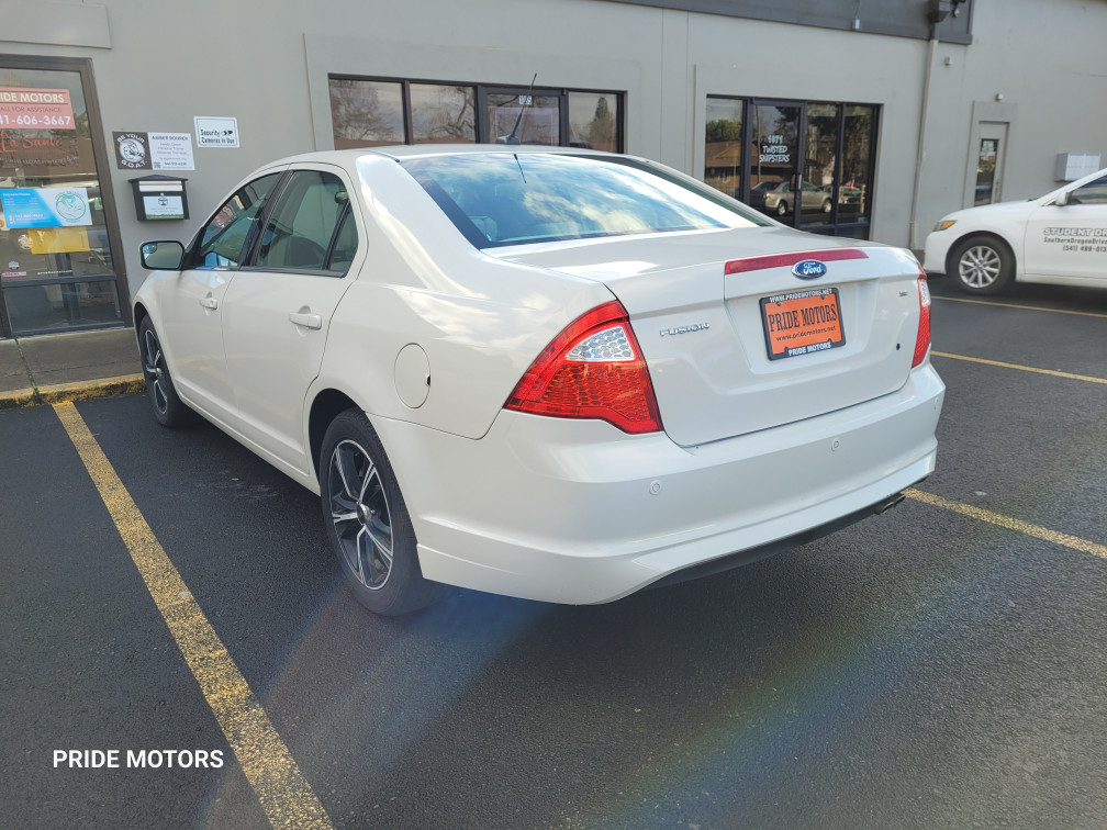 Additional photo of vehicle.