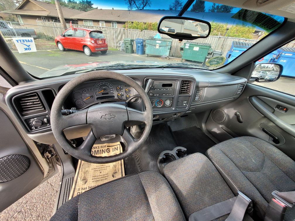 Additional photo of vehicle.