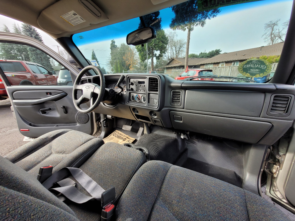Additional photo of vehicle.