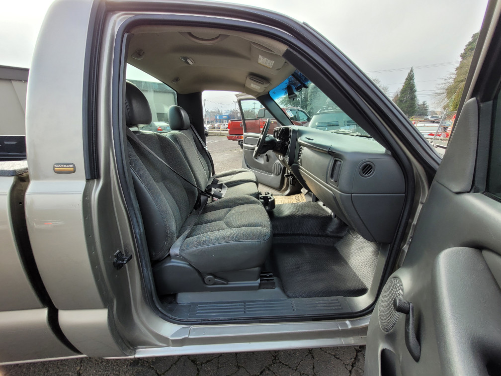 Additional photo of vehicle.