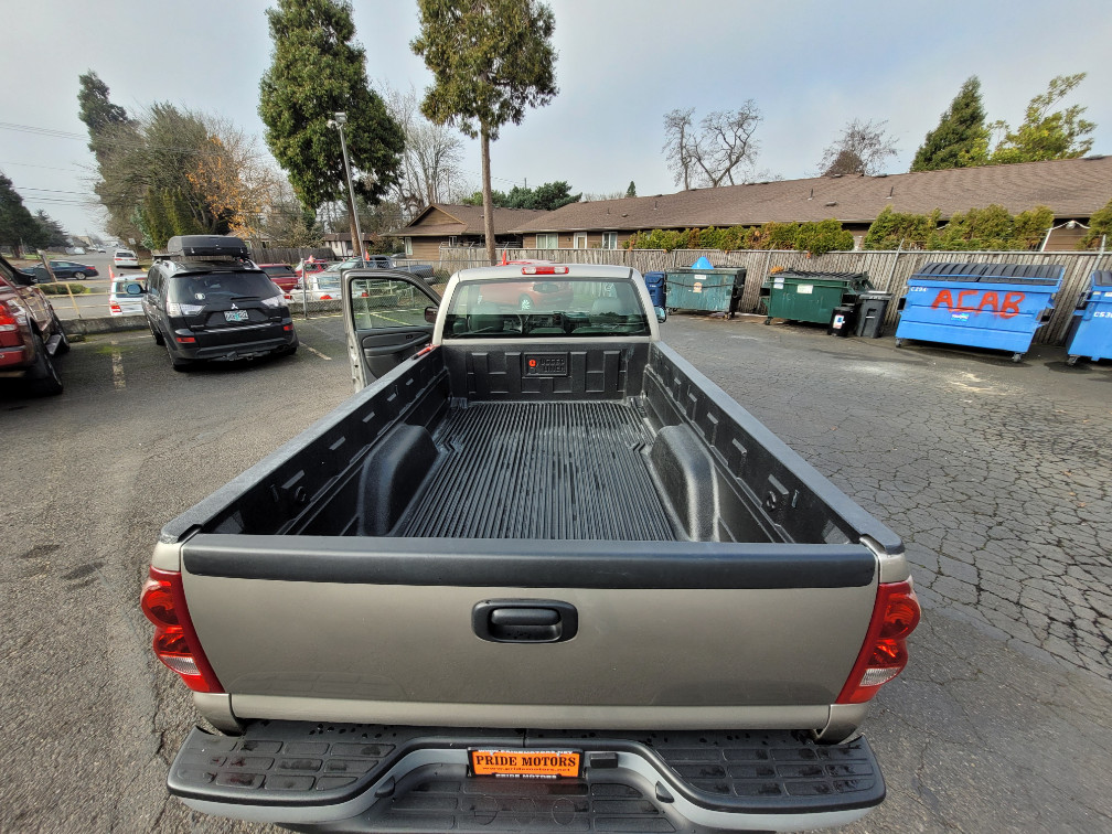 Additional photo of vehicle.
