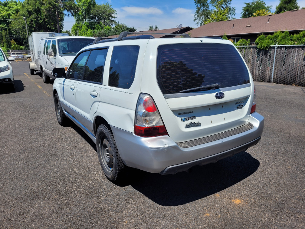Additional photo of vehicle.