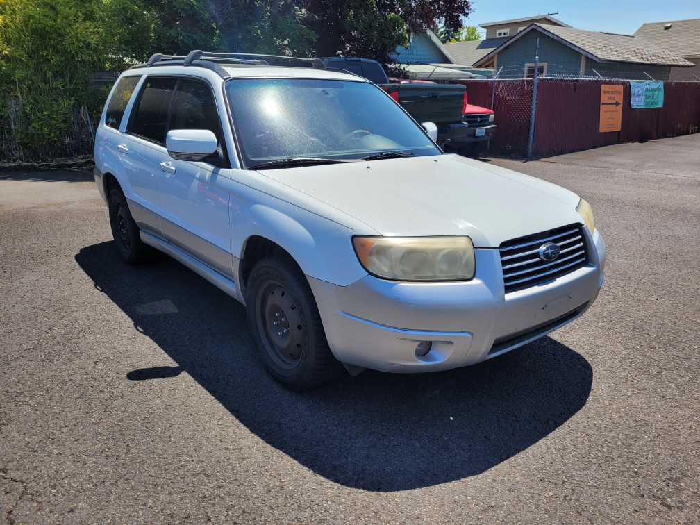 Additional photo of vehicle.