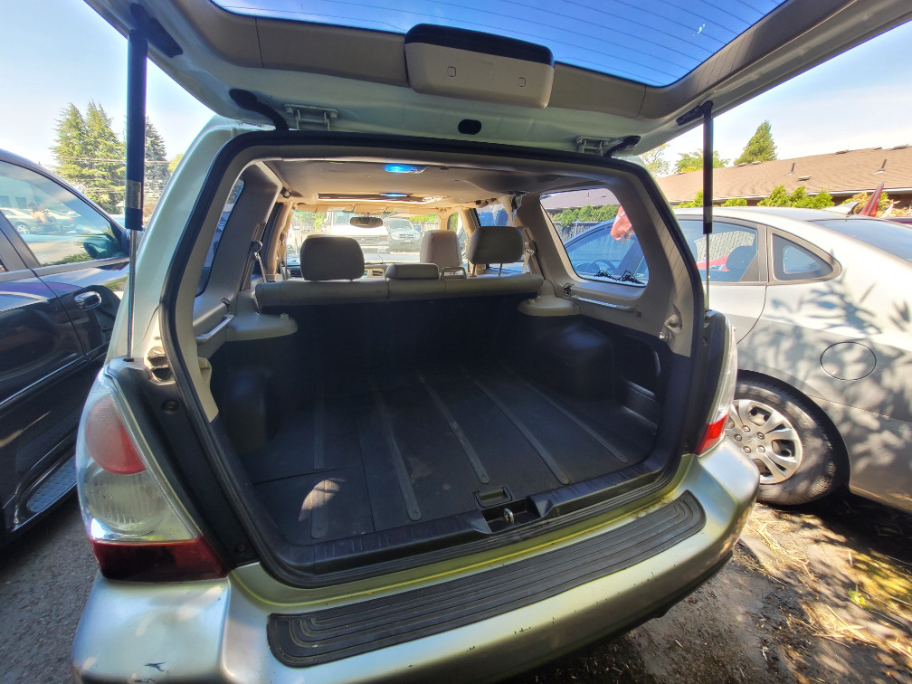 Additional photo of vehicle.