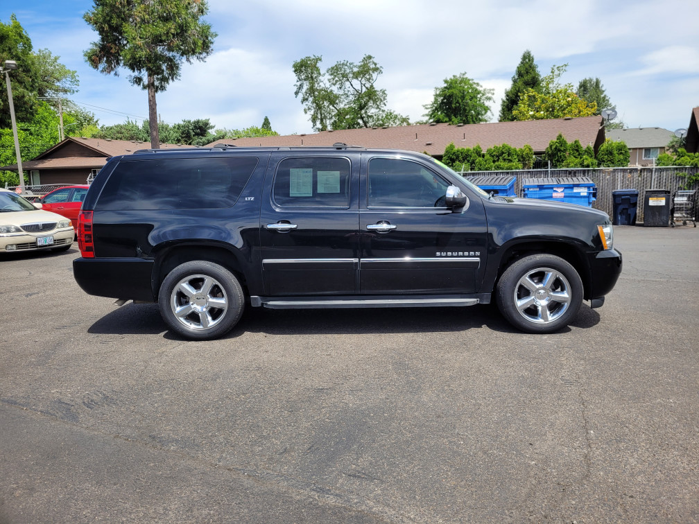 Additional photo of vehicle.