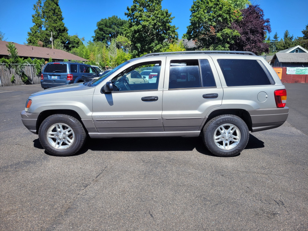 Additional photo of vehicle.