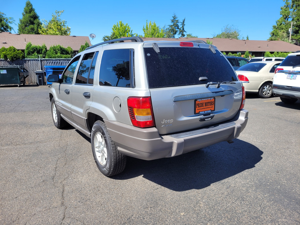 Additional photo of vehicle.