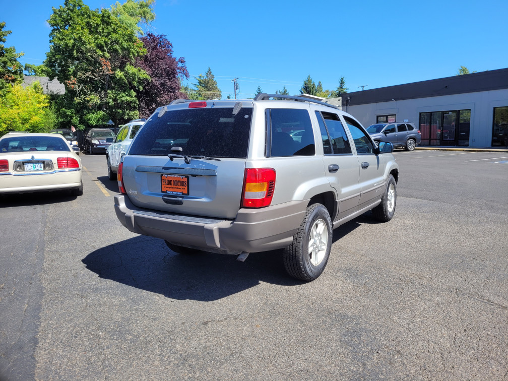 Additional photo of vehicle.