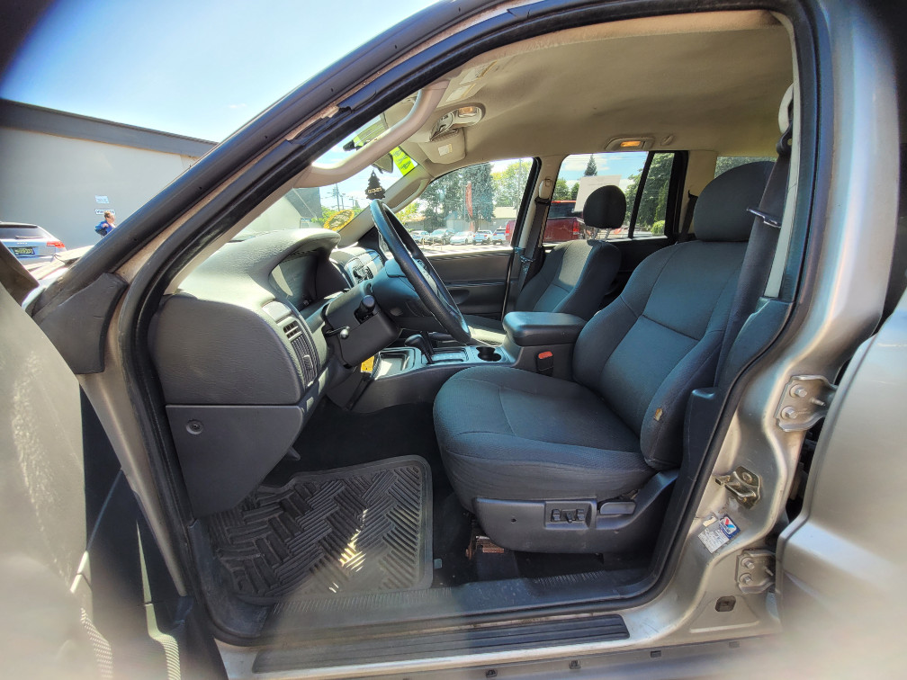 Additional photo of vehicle.