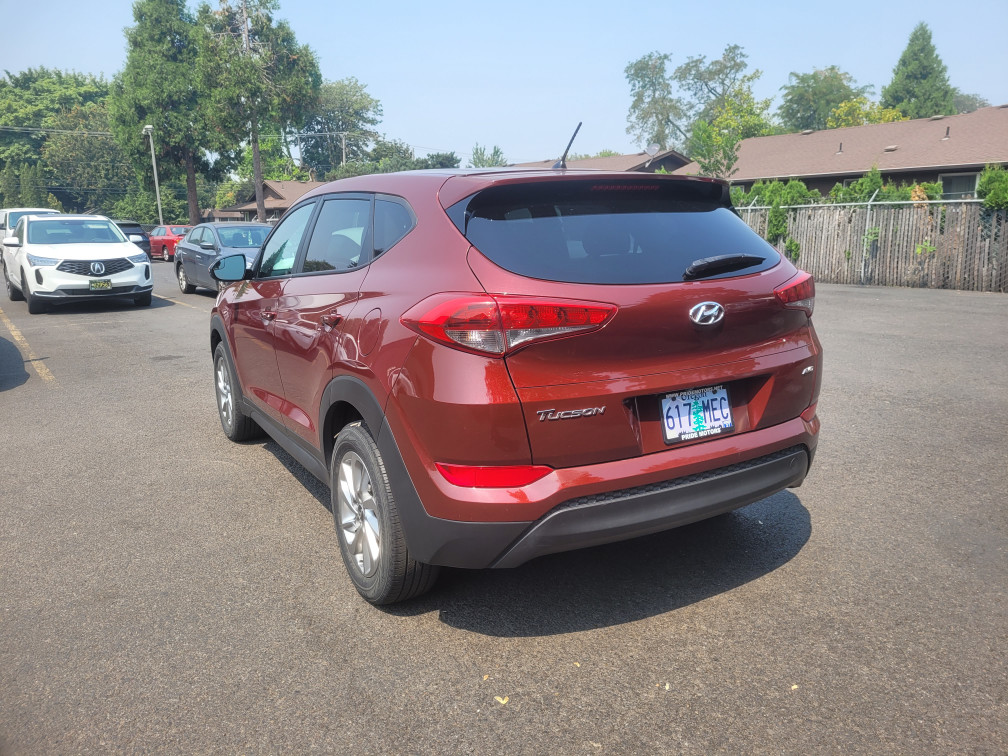 Additional photo of vehicle.