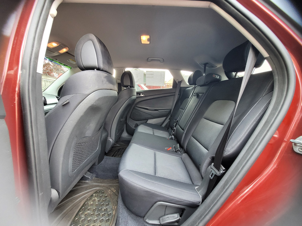 Additional photo of vehicle.