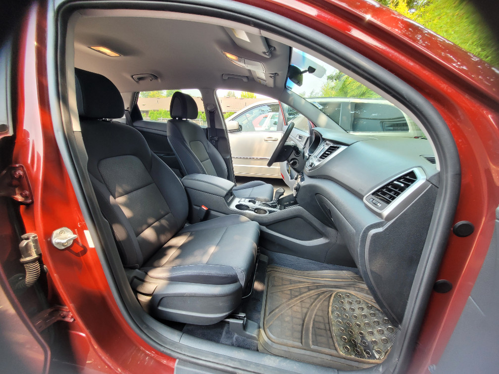 Additional photo of vehicle.
