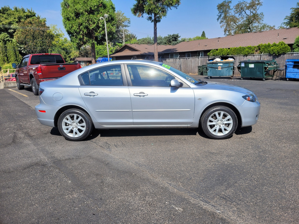 Additional photo of vehicle.