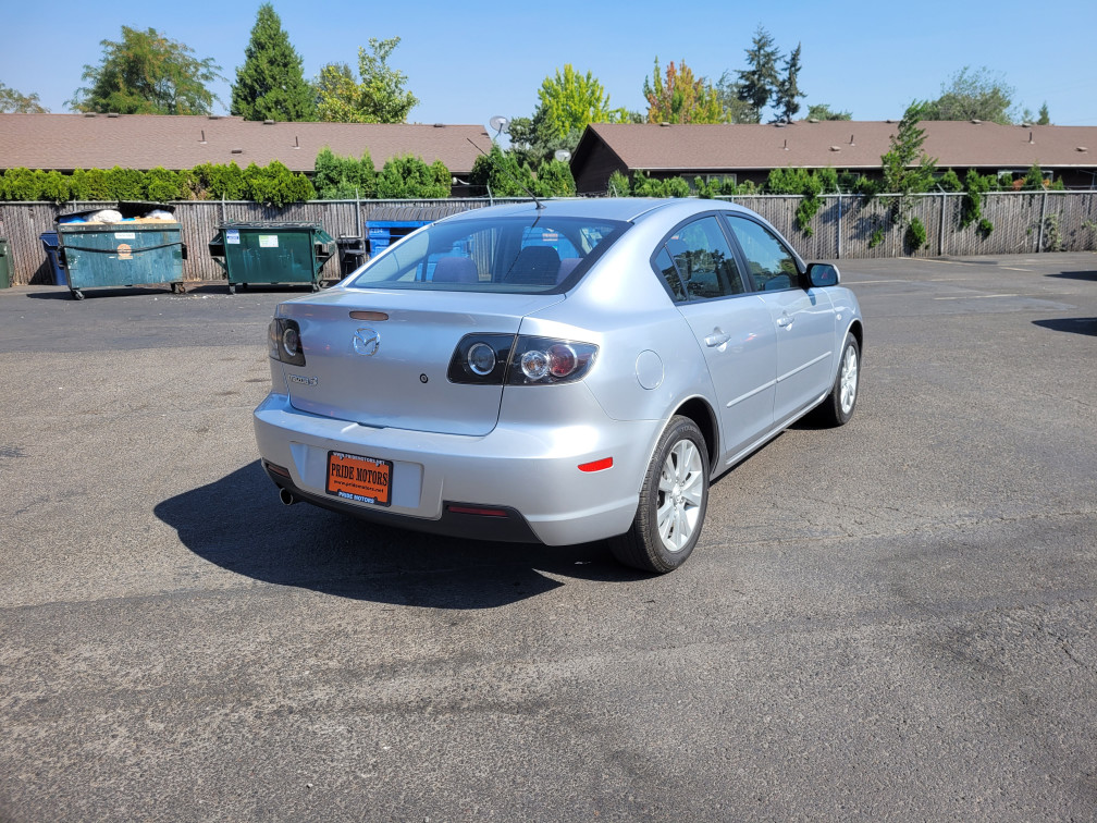 Additional photo of vehicle.