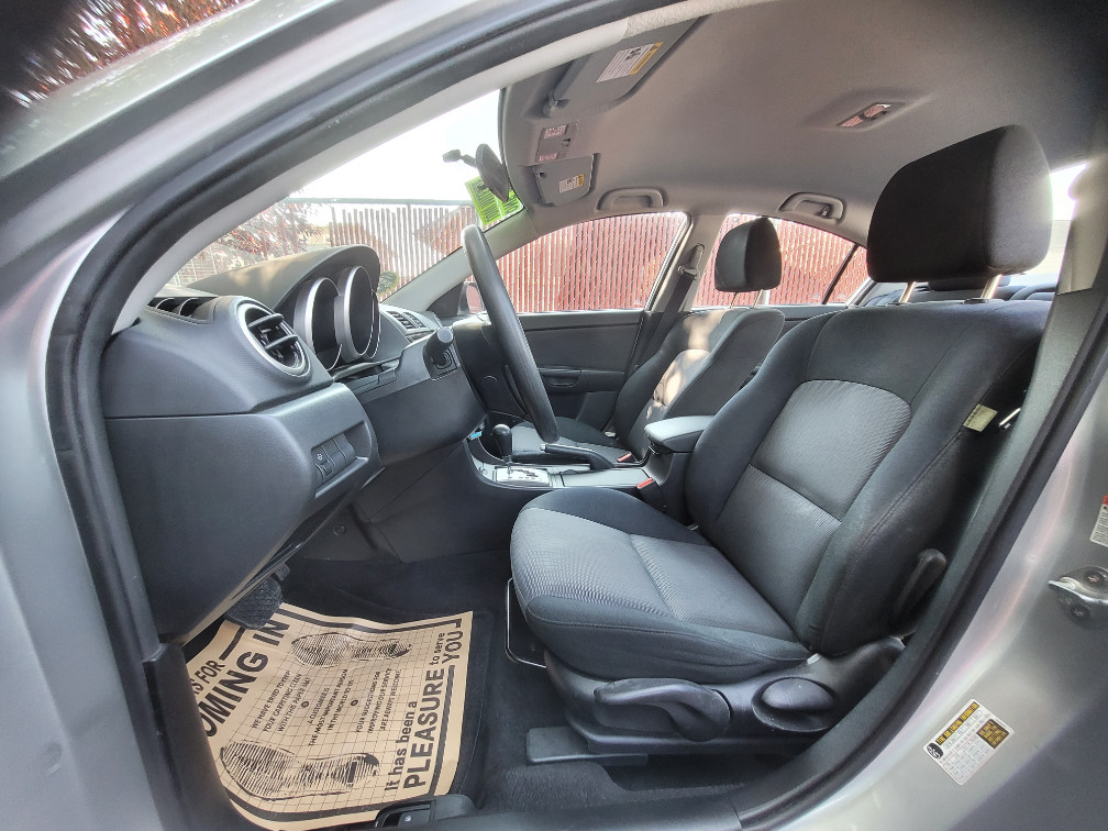 Additional photo of vehicle.