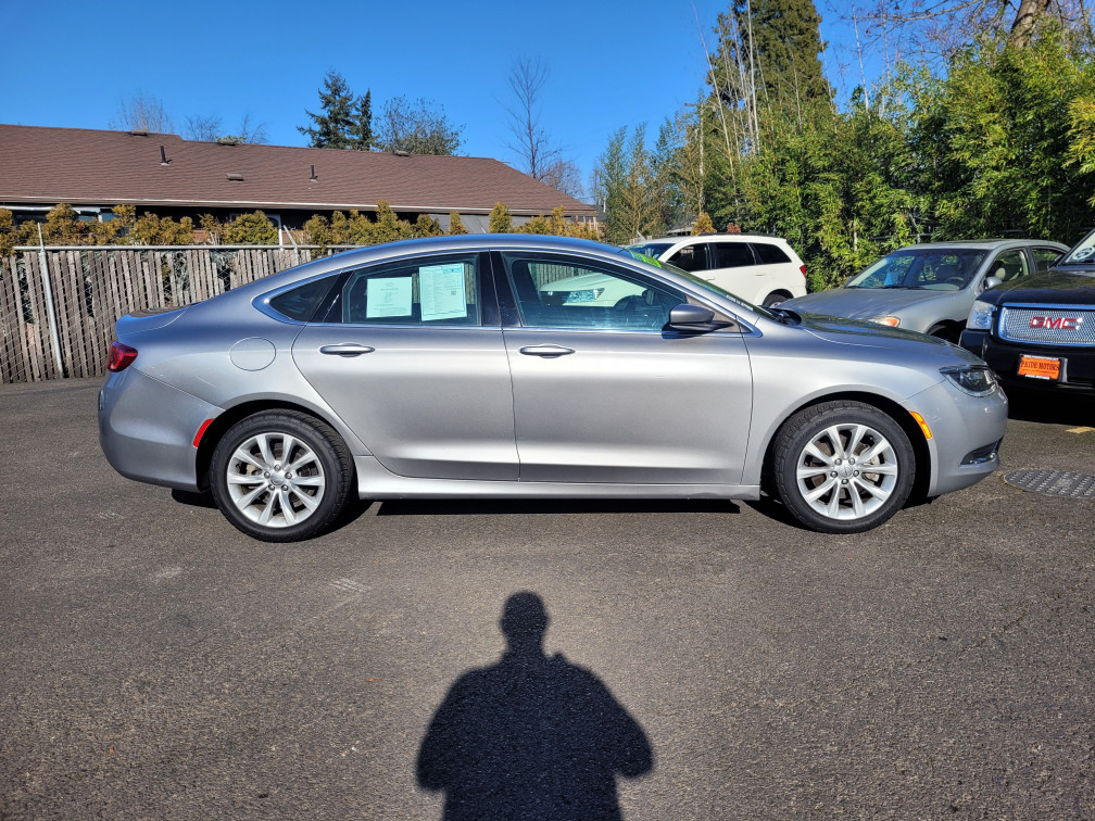2015 Chrysler 200 Limited - Photo 7