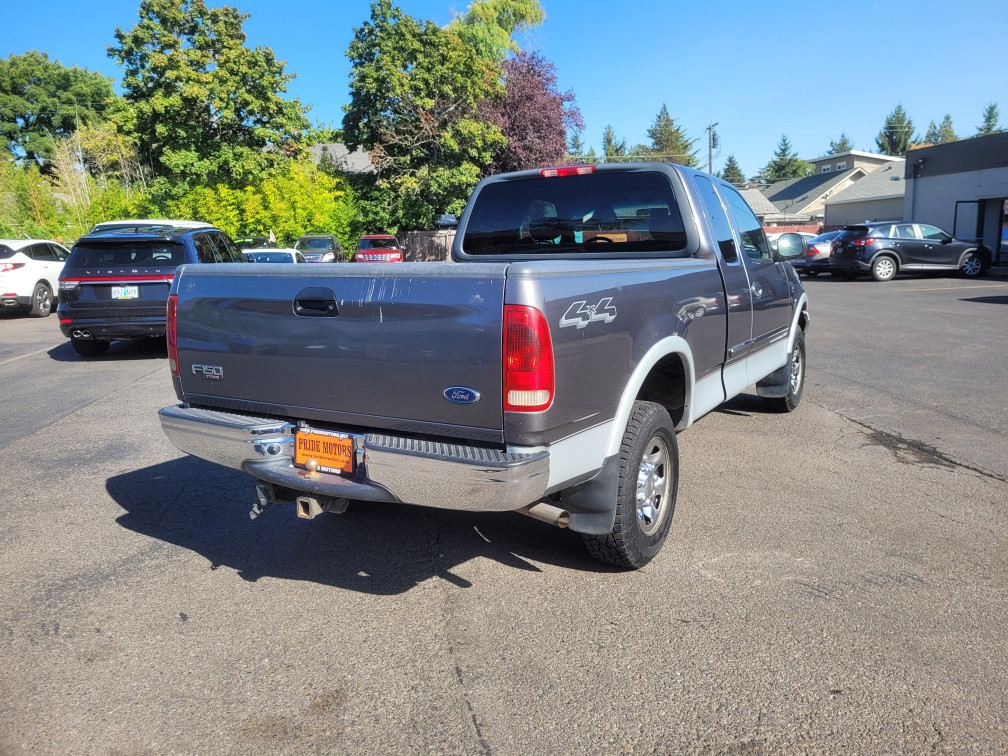 Additional photo of vehicle.
