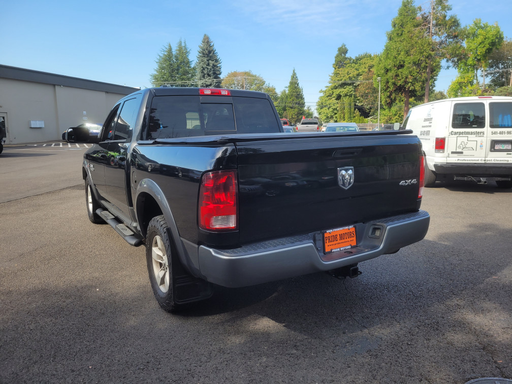 Additional photo of vehicle.