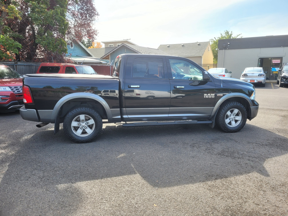Additional photo of vehicle.