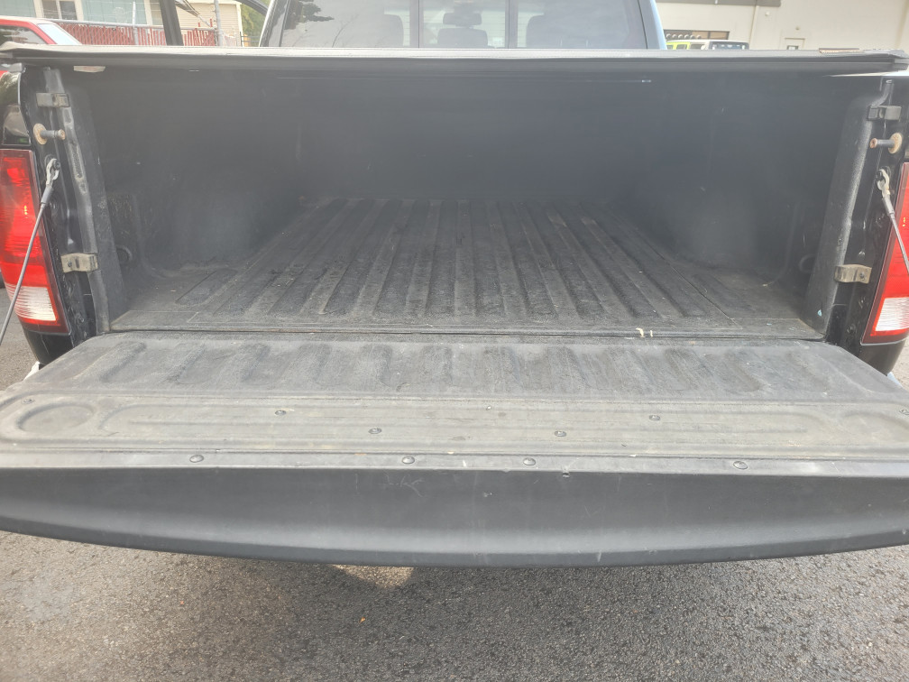 Additional photo of vehicle.