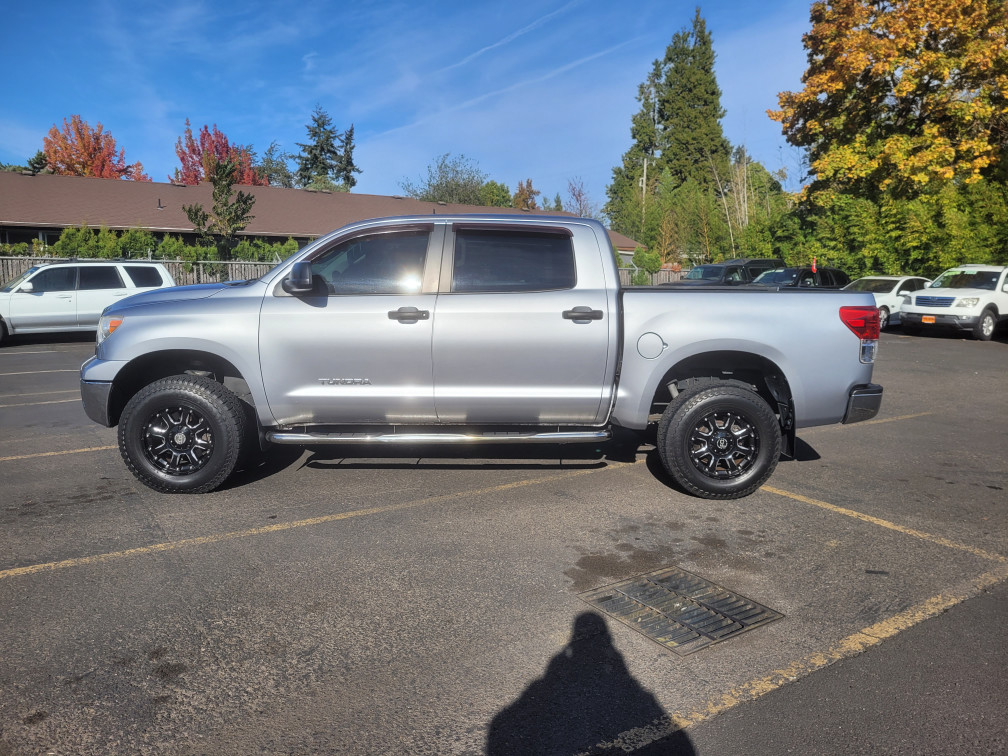 Additional photo of vehicle.