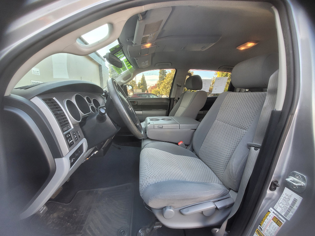 Additional photo of vehicle.