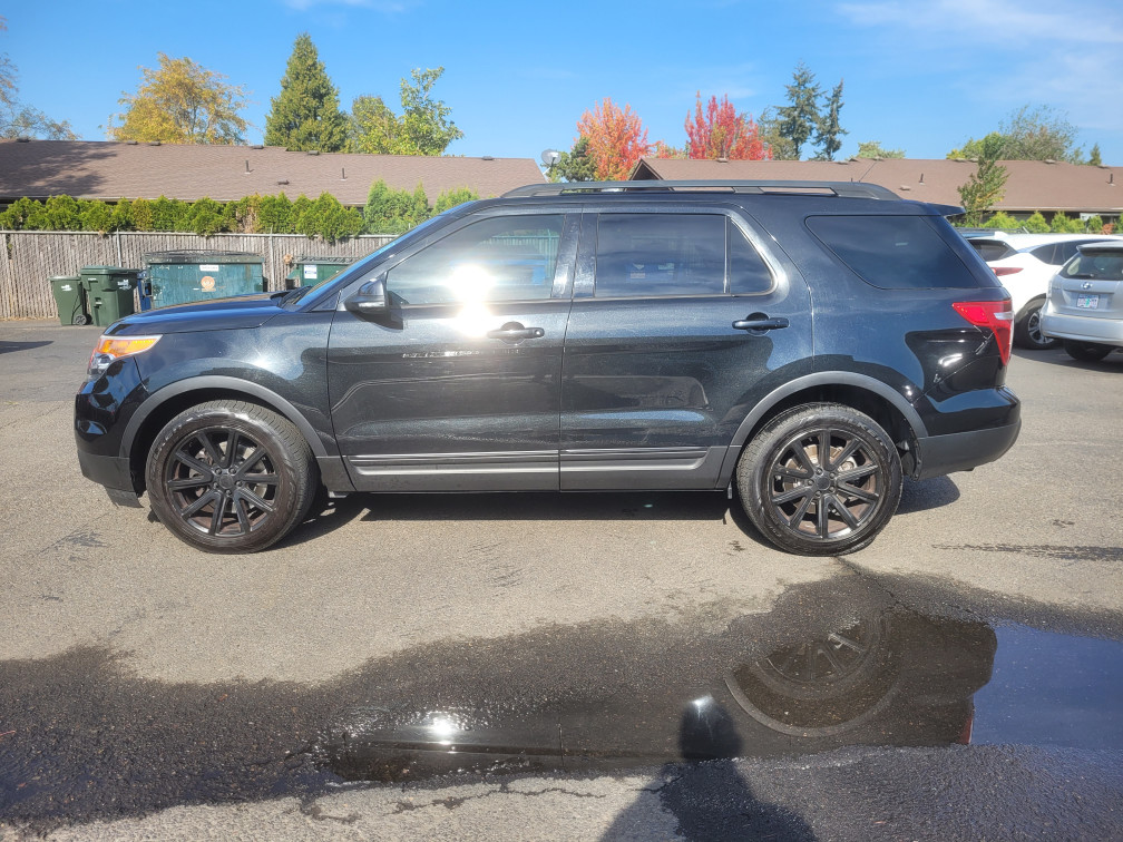 Additional photo of vehicle.