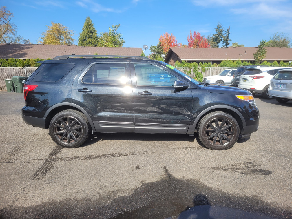 Additional photo of vehicle.