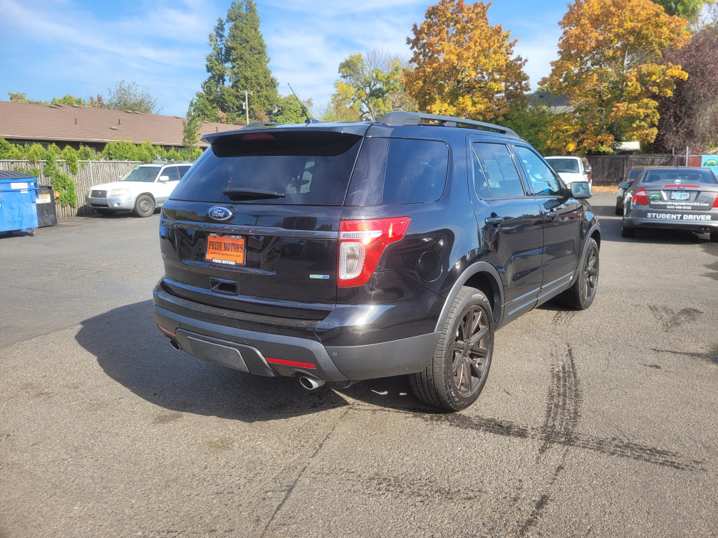 Additional photo of vehicle.