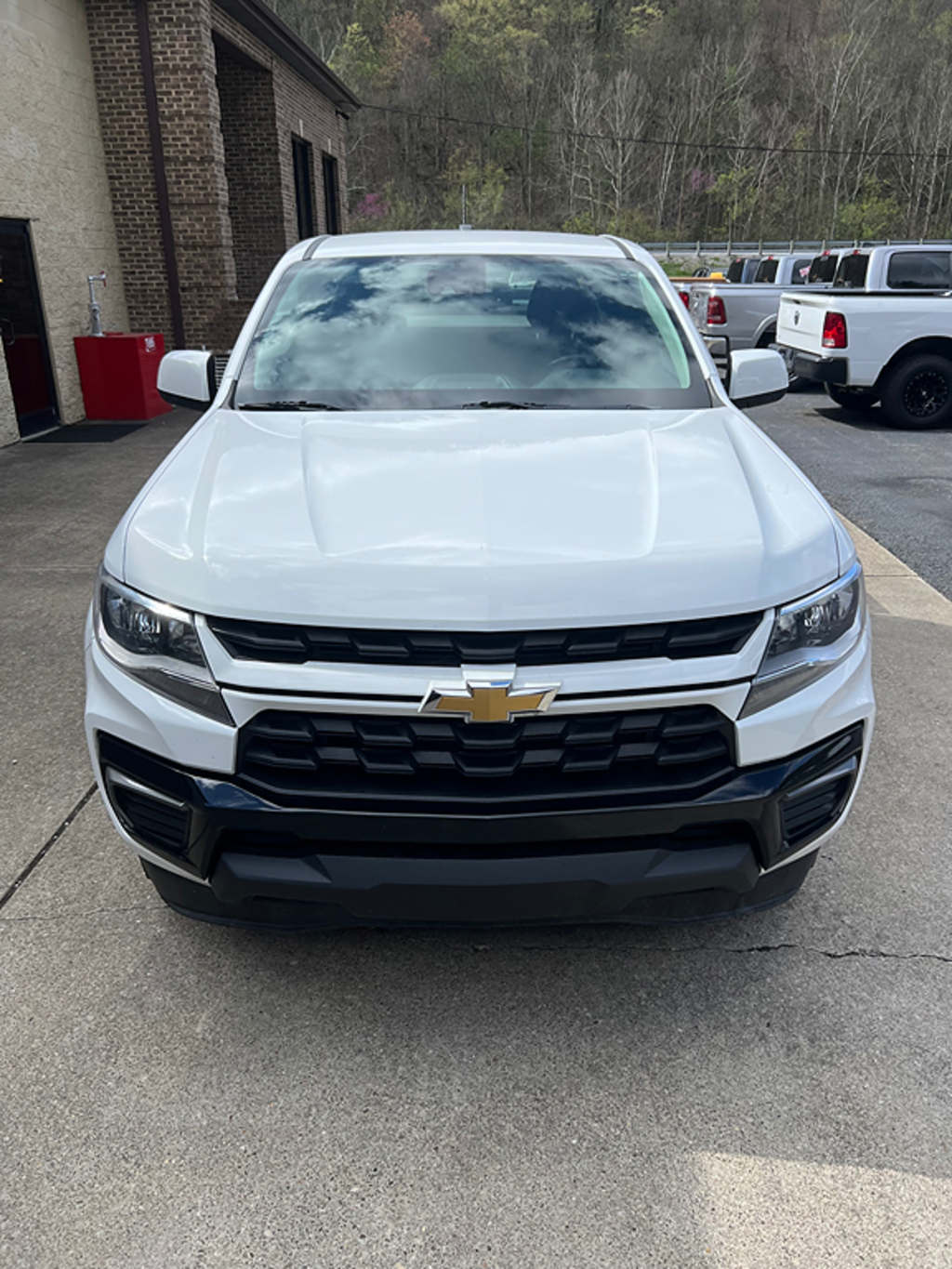 Additional photo of vehicle.