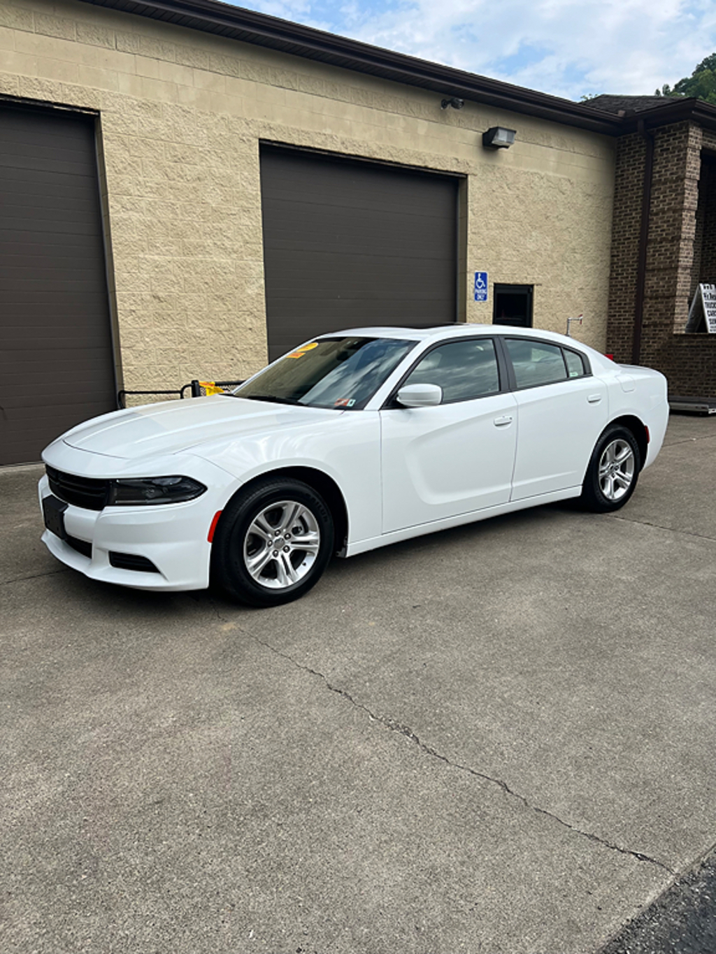 Additional photo of vehicle.