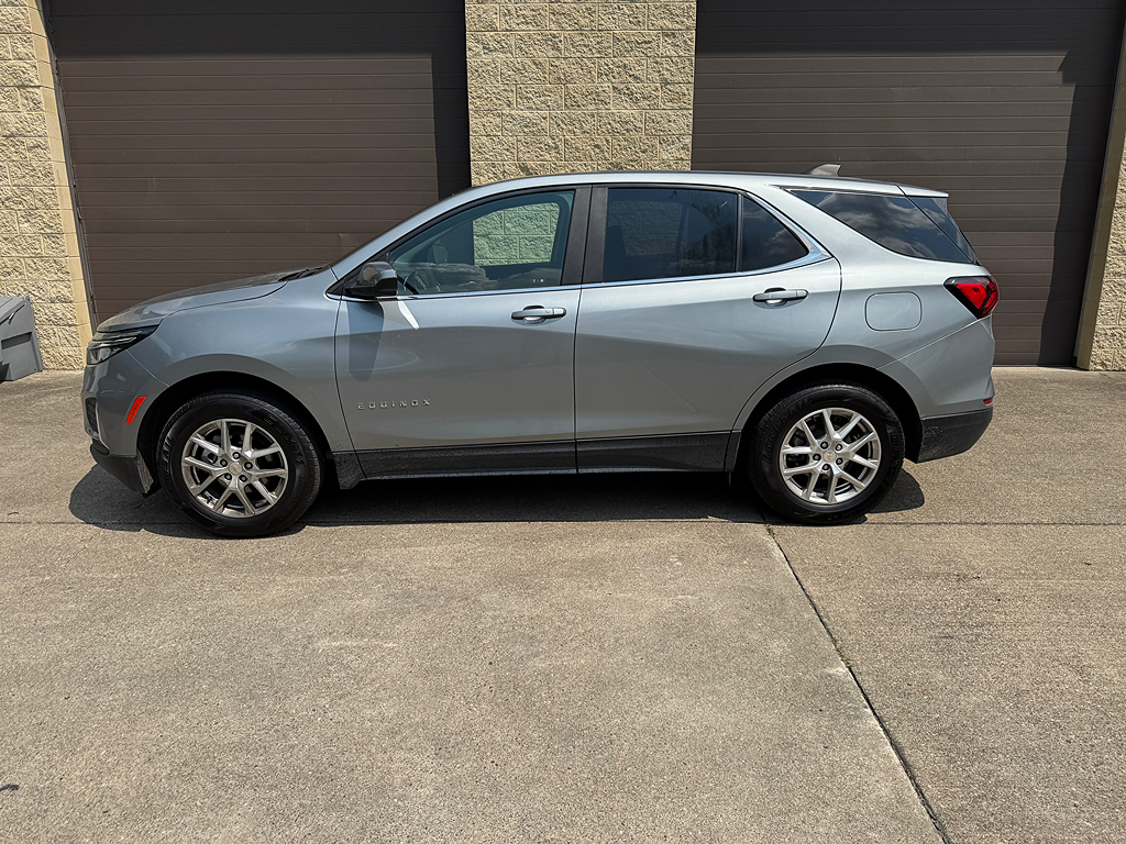 2023 Chevrolet Equinox LT's photo