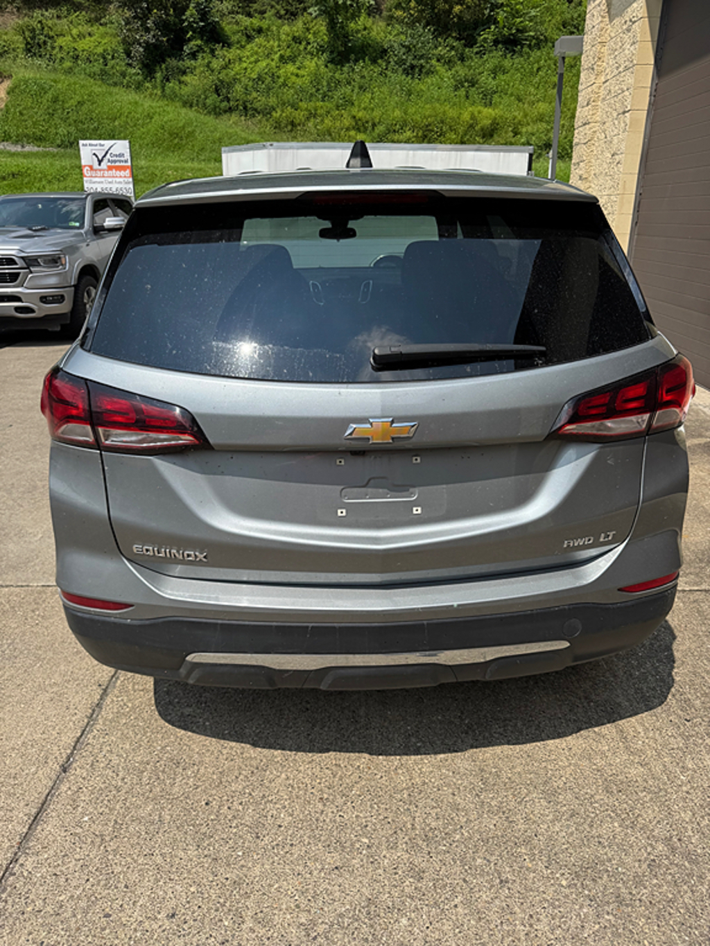 Additional photo of vehicle.