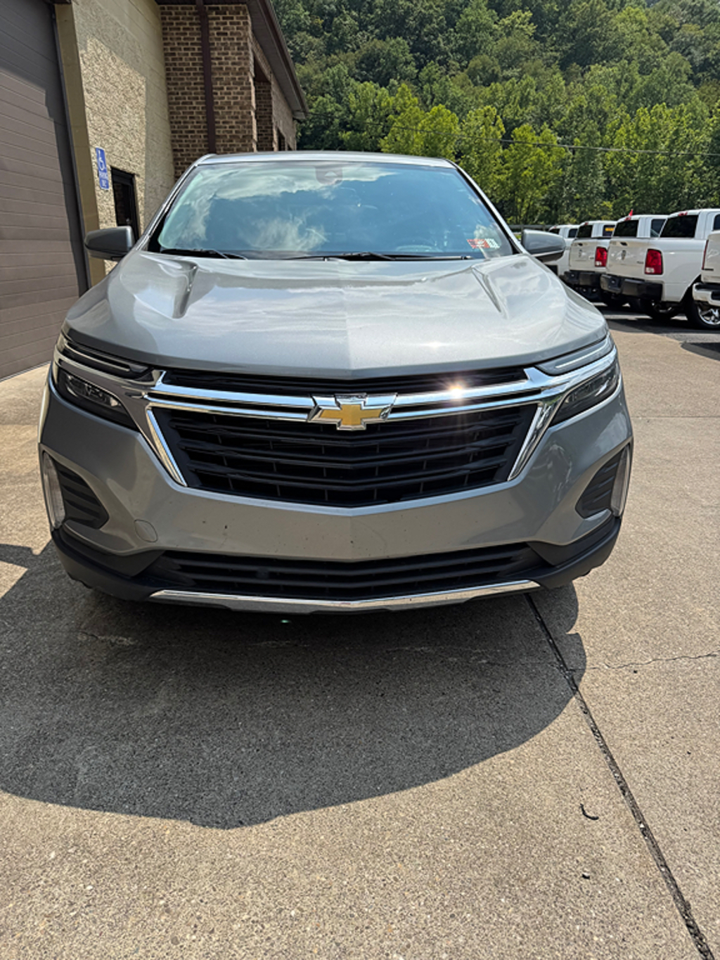 Additional photo of vehicle.