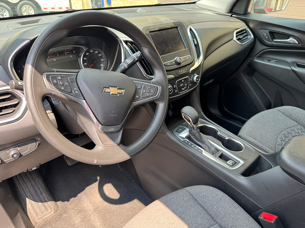 Additional photo of vehicle.