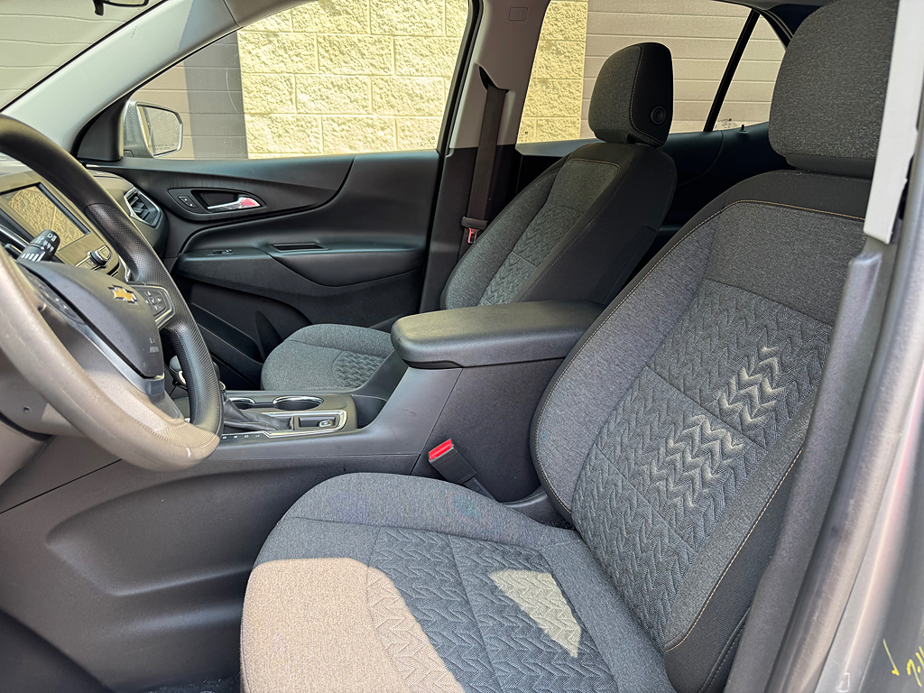 Additional photo of vehicle.